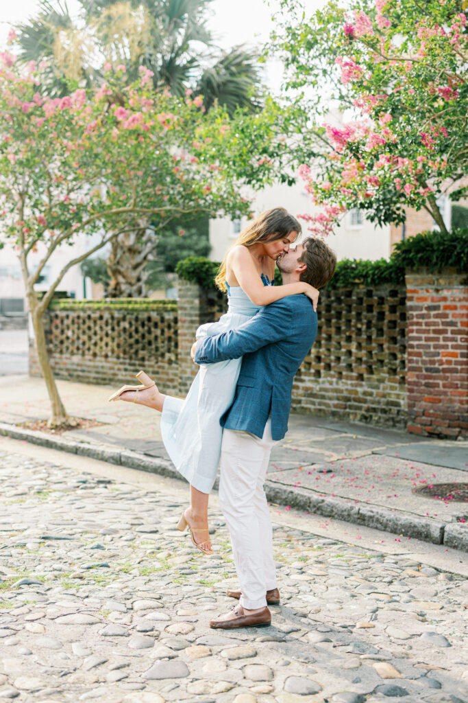 Kissing couple in Charleston